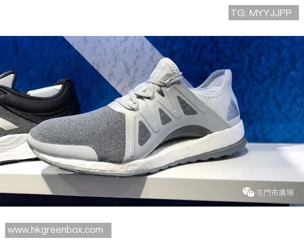 adidas足球明星大揭秘：从球场到时尚的完美跨界之旅