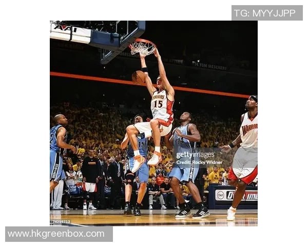 当足球巨星走进CBA看球场边热情与篮球激情的完美碰撞 当足球巨星走进CBA看球场边热情与篮球激情的完美碰撞